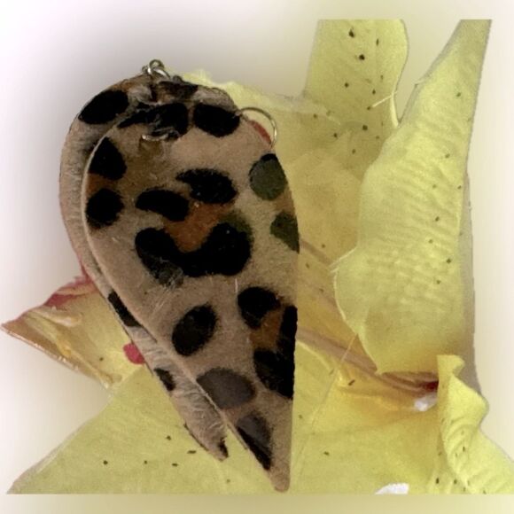 New! Never worn & never opened! Leopard earrings! - Picture 9 of 10